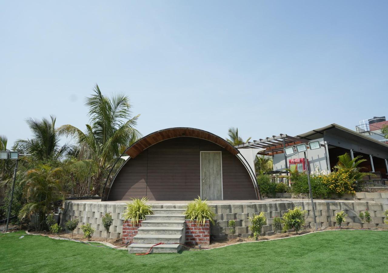 Palm Beach Resort Valsad Exterior foto